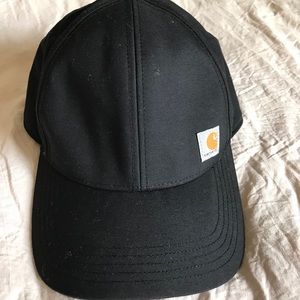 Black Carhartt hat